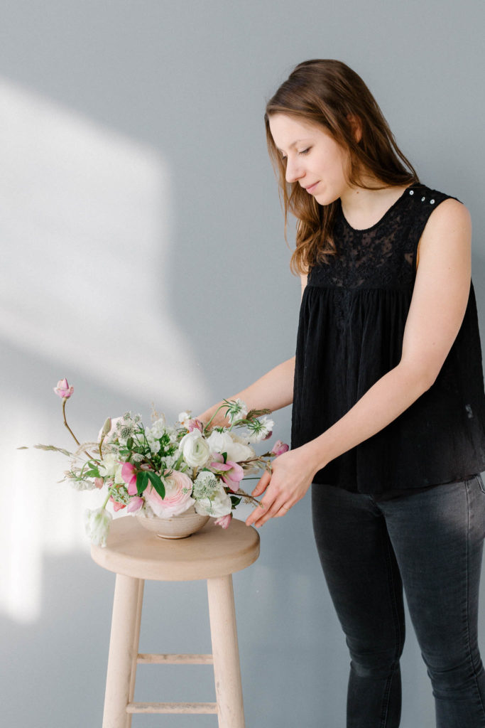 Warsztaty z układania kompozycji na stoły ślubne