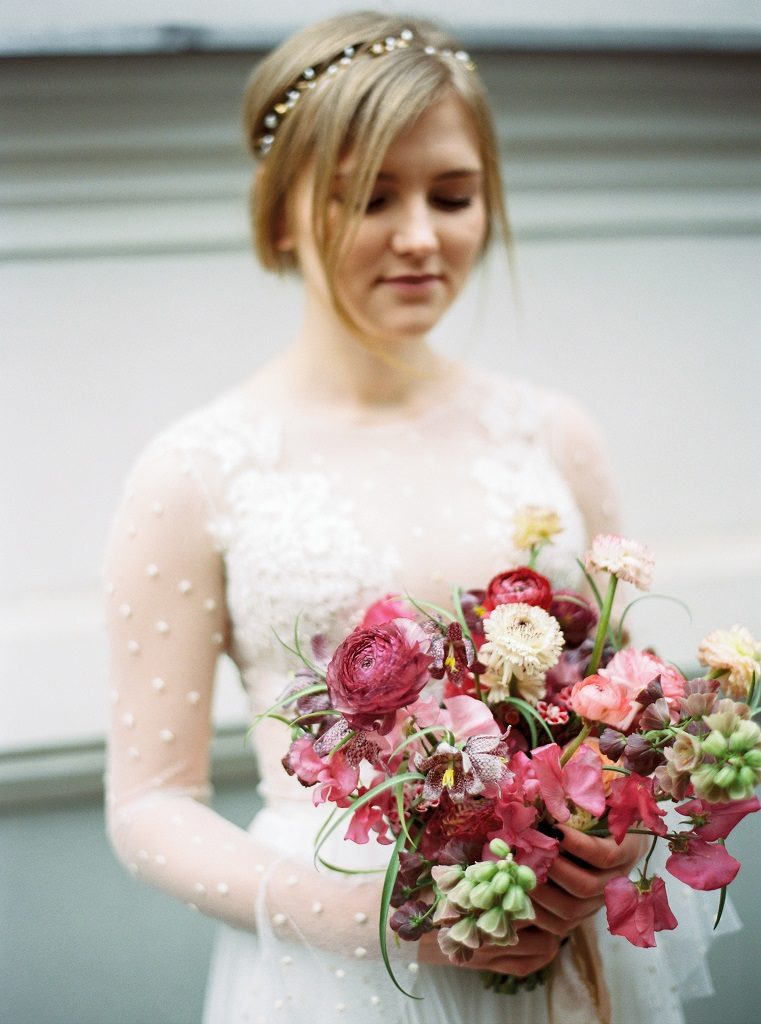 bukiet na ślub wiosną, kolorowy bukiet ślubny